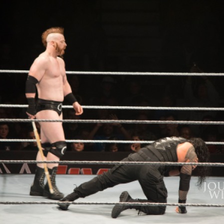 Roman Reigns vs Sheamus